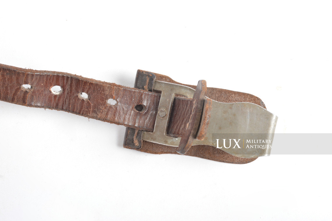 Early Luftwaffe Y-straps in chocolate brown leather - photo 11