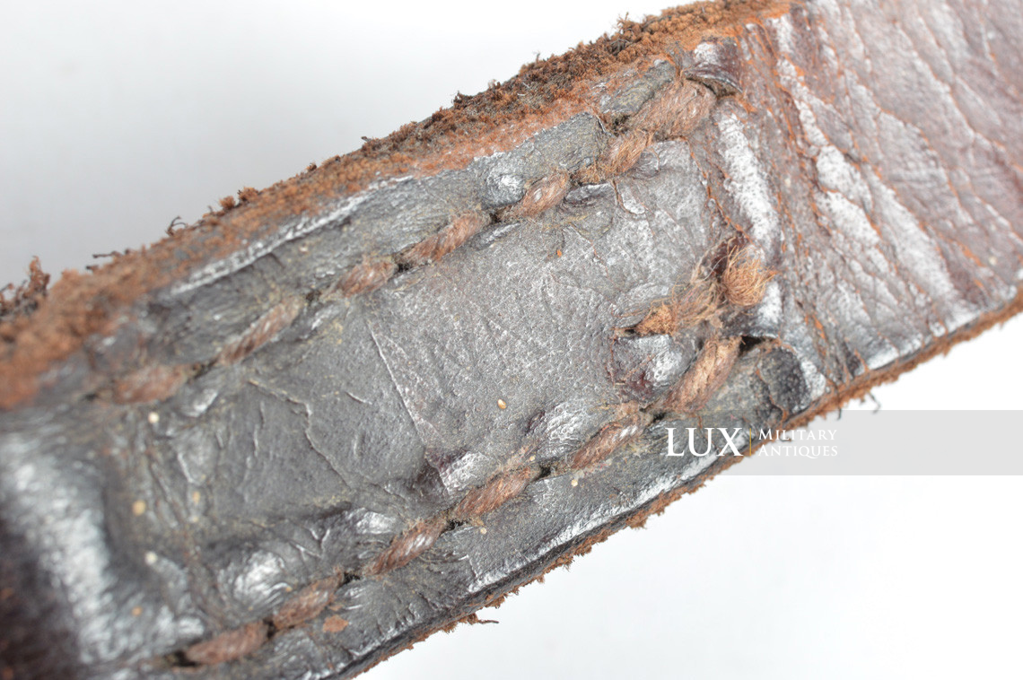 Early Luftwaffe Y-straps in chocolate brown leather - photo 13