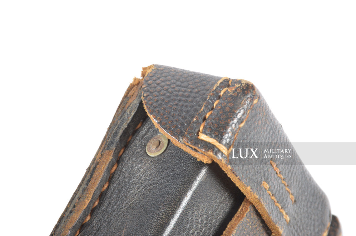 Matching pair of late war k98 ammunition pouches, « RBNr. 0/0675/0122 » - photo 19
