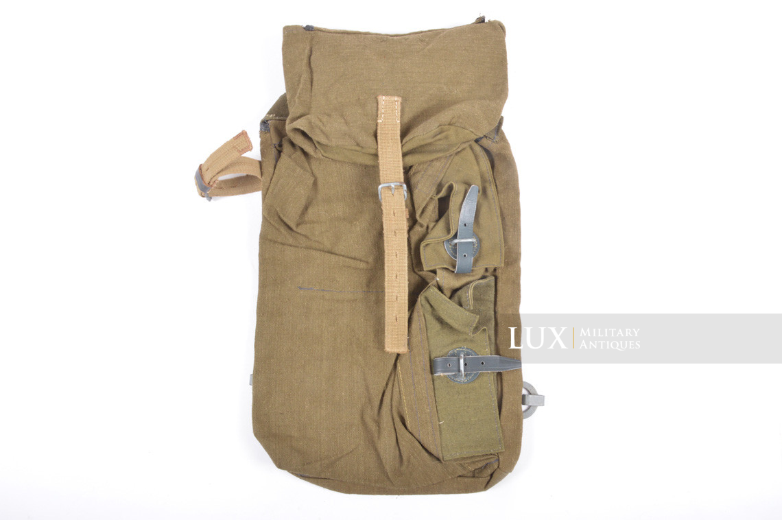 Unissued German late-war pioneer combat assault backpack - photo 4