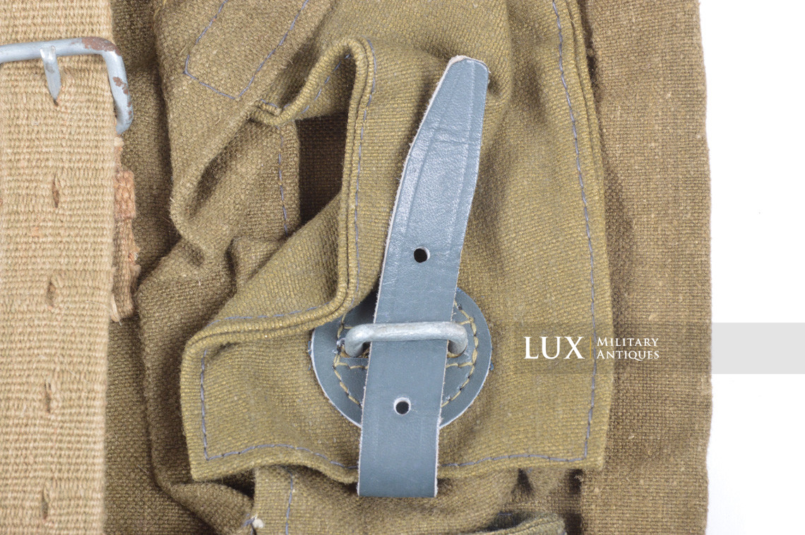 Unissued German late-war pioneer combat assault backpack - photo 8