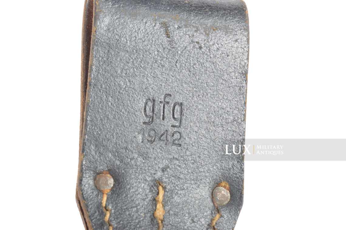 Mid-war German k98 bayonet frog, « gfg1942 » - photo 10