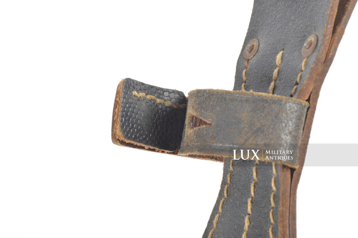 Mid-war German k98 bayonet frog, « gfg1942 » - photo 11