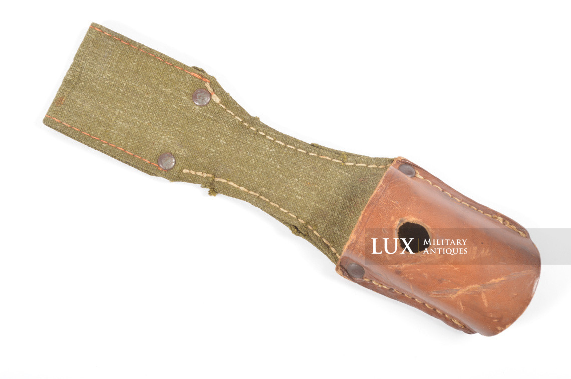 Late-war K98 bayonet frog - Lux Military Antiques - photo 4