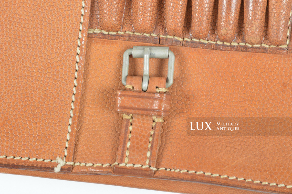 Porte cartes précoce en cuir brun naturel, état neuf, « 1939 » - photo 8