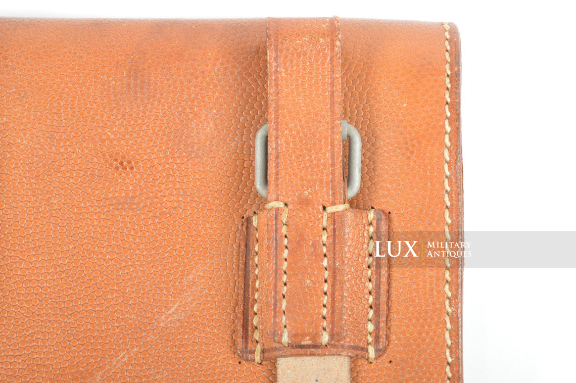 Porte cartes précoce en cuir brun naturel, état neuf, « 1939 » - photo 11