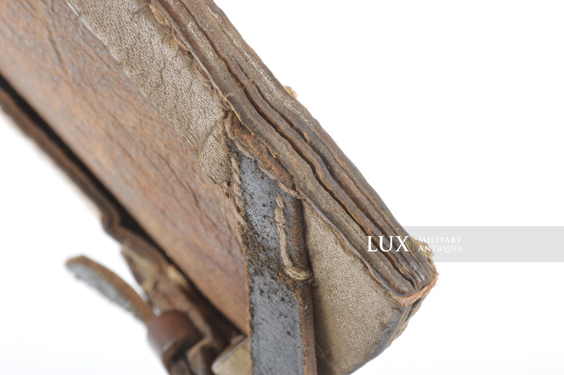 German late-war tan pressed cardboard entrenching tool carrying case - photo 14