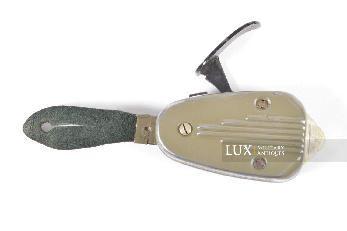 Rare German issue hand generator field flashlight, « Wehrmachteigentum » - photo 7