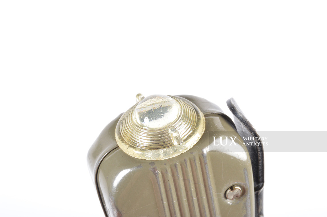 Rare German issue hand generator field flashlight, « Wehrmachteigentum » - photo 11
