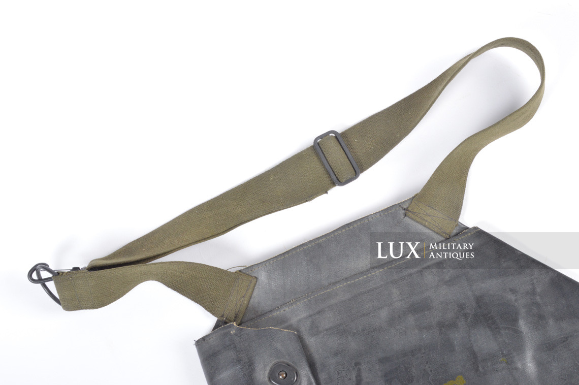 US M7 assault gas mask bag - photo 8
