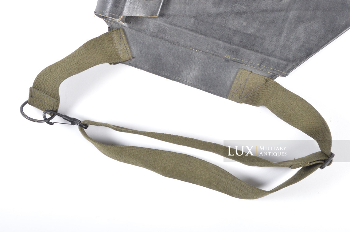 US M7 assault gas mask bag - photo 9