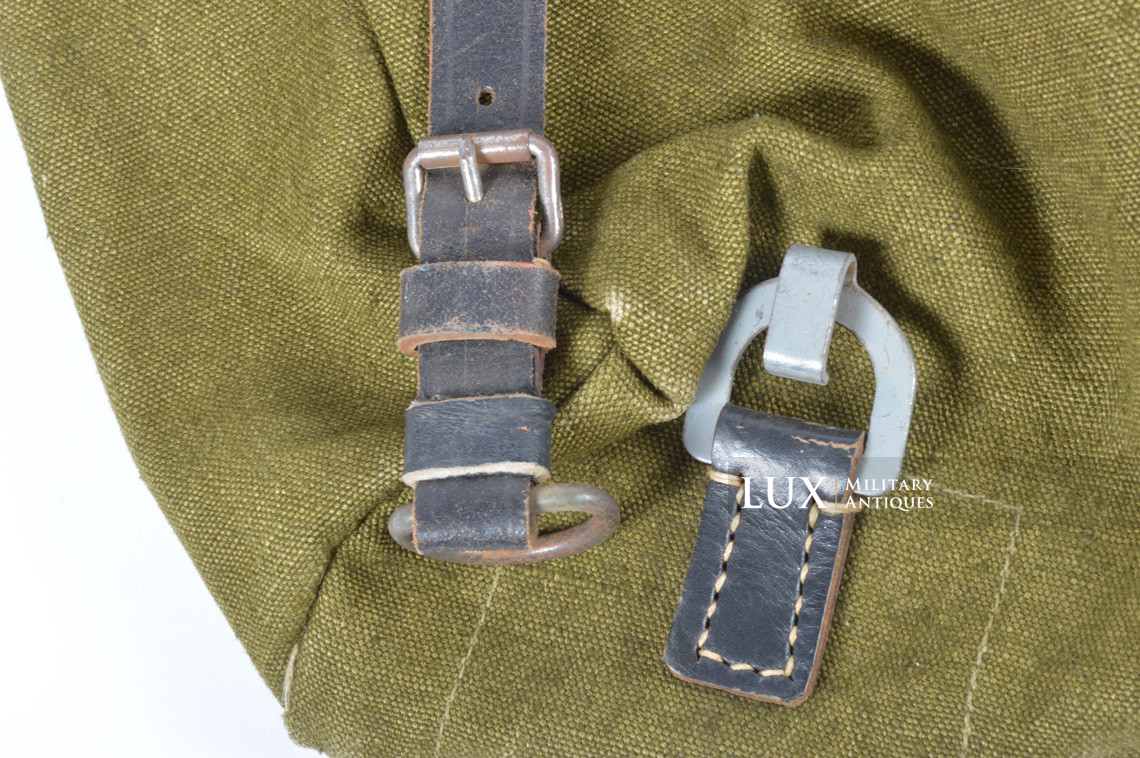 Unissued late-war german green combat backpack - photo 16