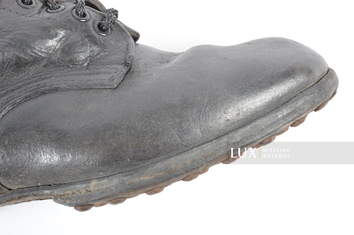 Mid-war German low ankle combat boots, « 1942 » - photo 11
