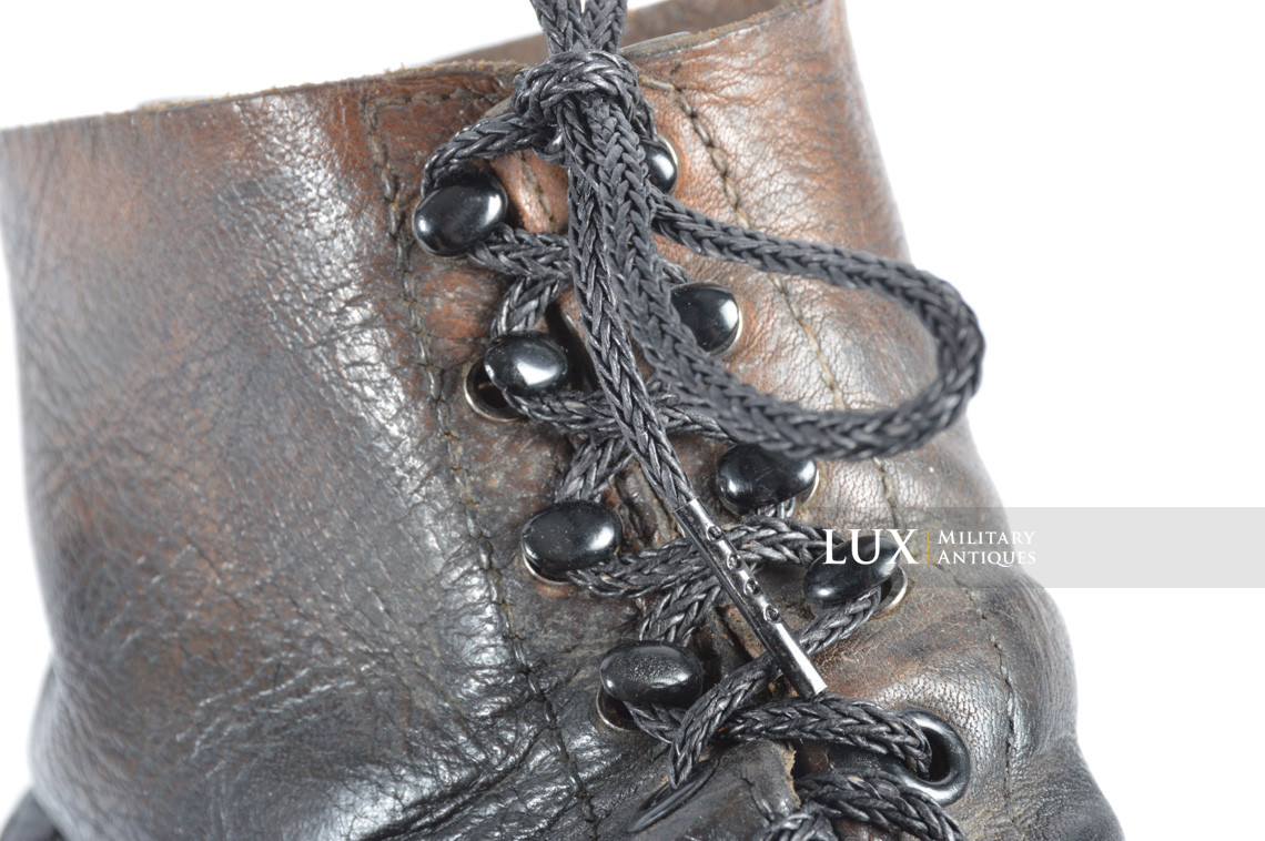 Mid-war German low ankle combat boots, « 1942 » - photo 23