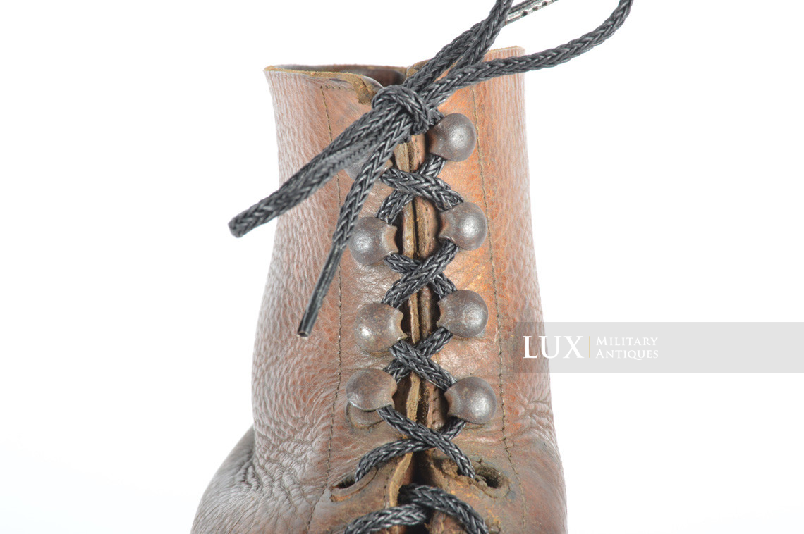 Late-war German low ankle combat boots - Lux Military Antiques - photo 17