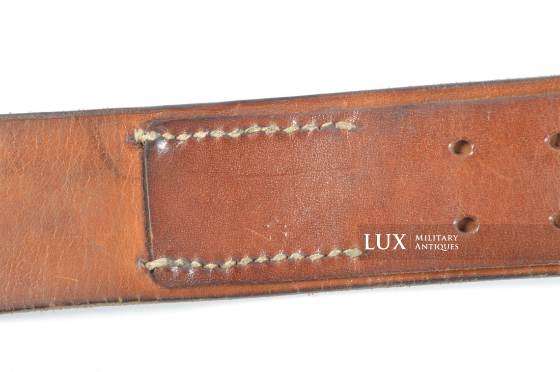 Mid-war German Luftwaffe combat service leather belt, « Eigentum D. Waffen » - photo 17