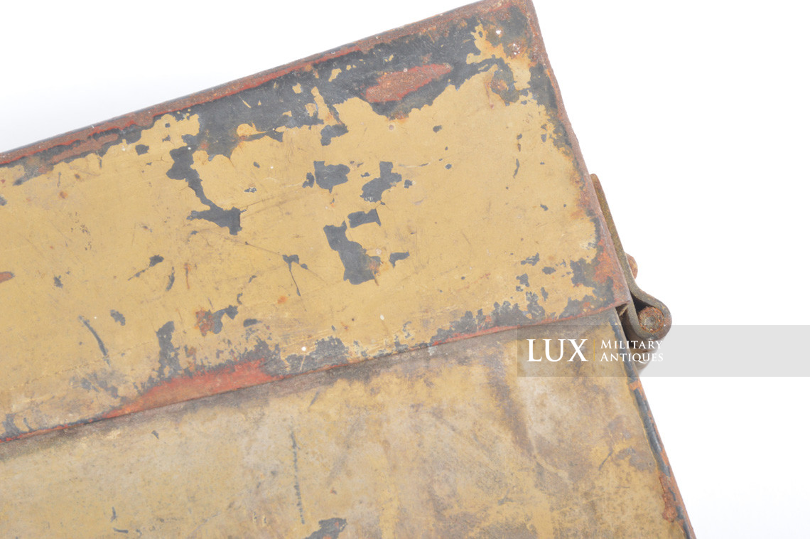 German early-war two ton camouflage MG34/42 ammunitions case - photo 10