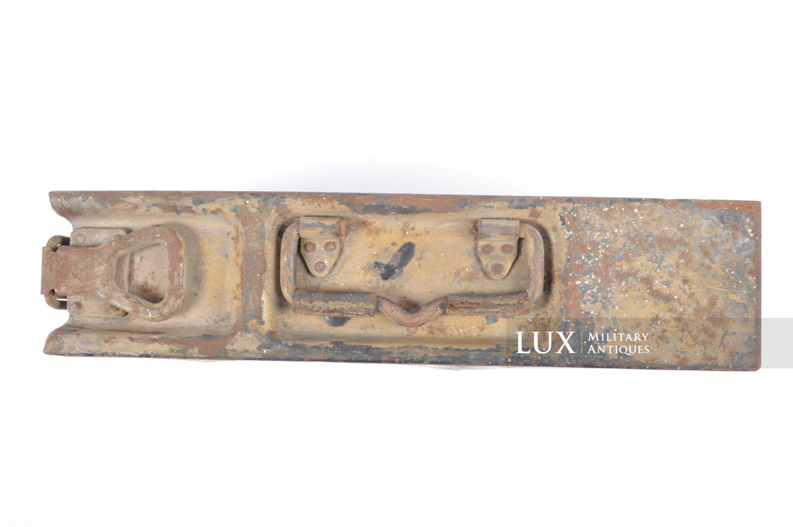 German early-war two ton camouflage MG34/42 ammunitions case - photo 11