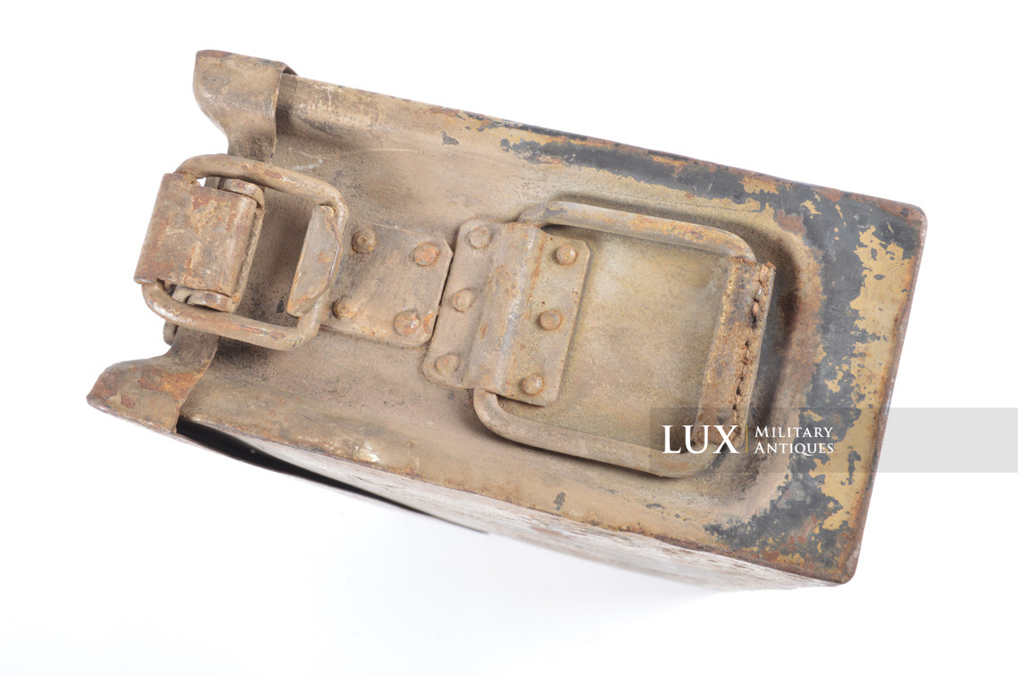German early-war two ton camouflage MG34/42 ammunitions case - photo 22