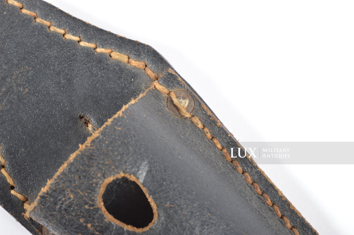Late-war German k98 bayonet frog, « RB-Nr » - photo 8