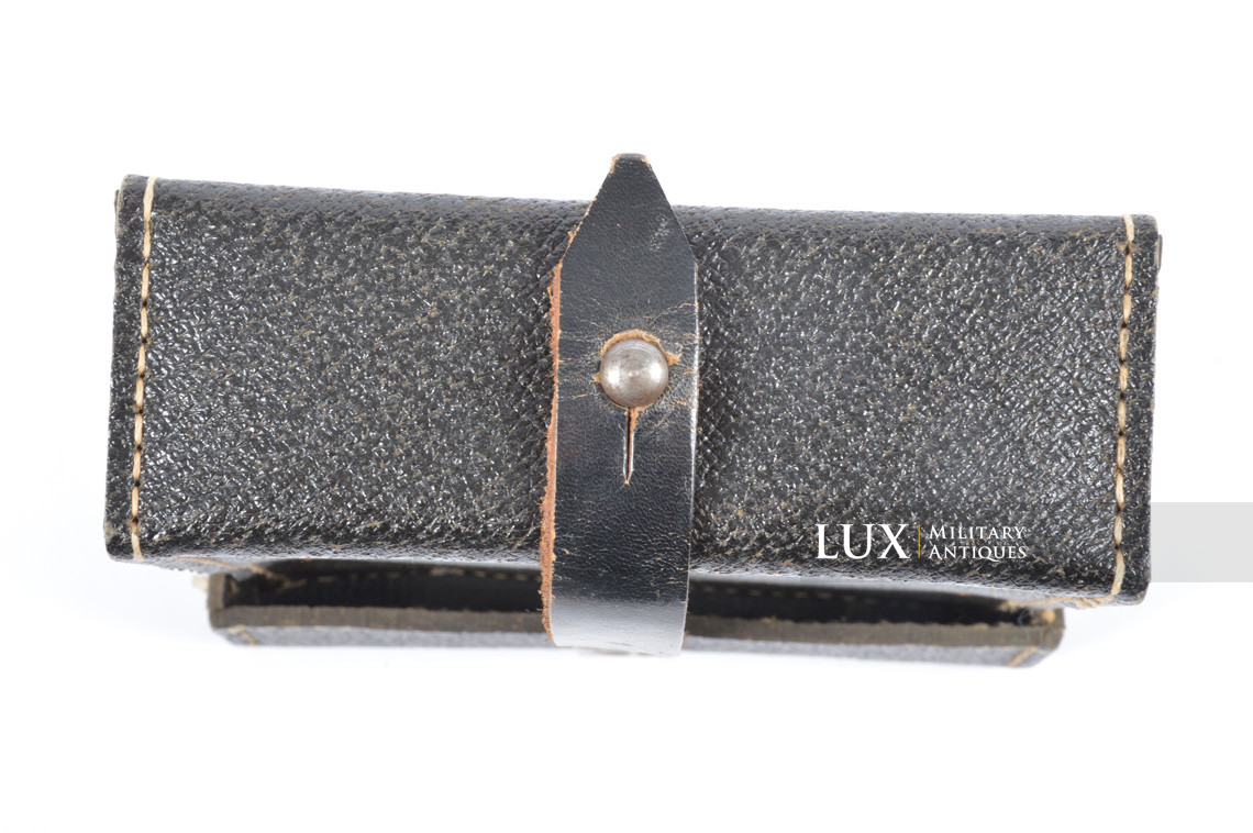 Unissued MG34/42 gunner's belt pouch in black pressed cardboard - photo 14