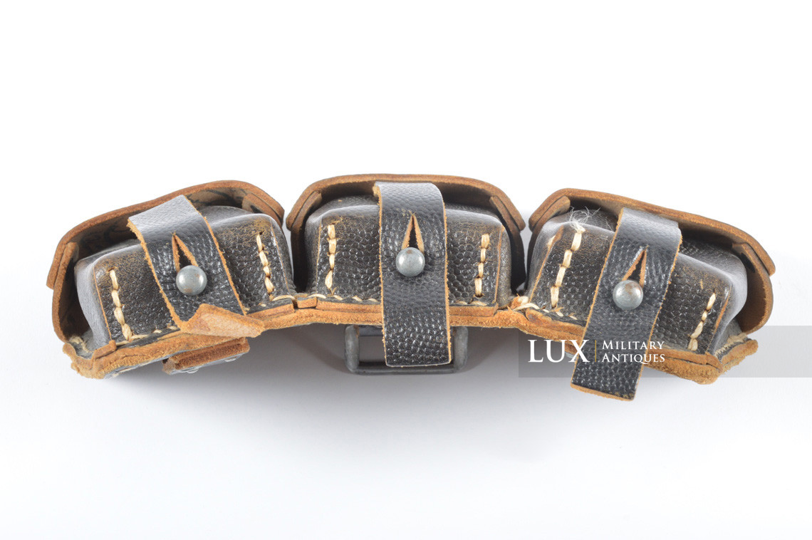 Unissued late-war K98 ammo pouch, « bdt43 » - photo 10