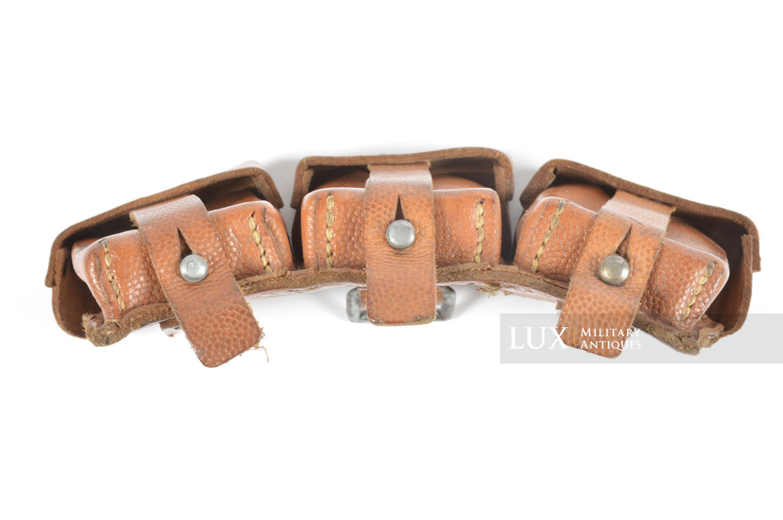 Matching pair of late war k98 ammunition pouches, RBNr « 0/0396/0027 » - photo 18