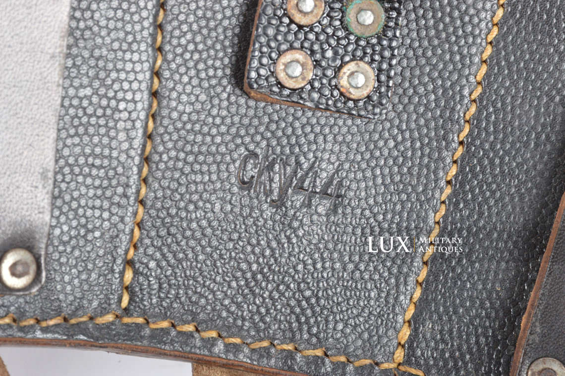 Unissued matching pair of late war k98 ammunition pouches, « cky44 » - photo 10