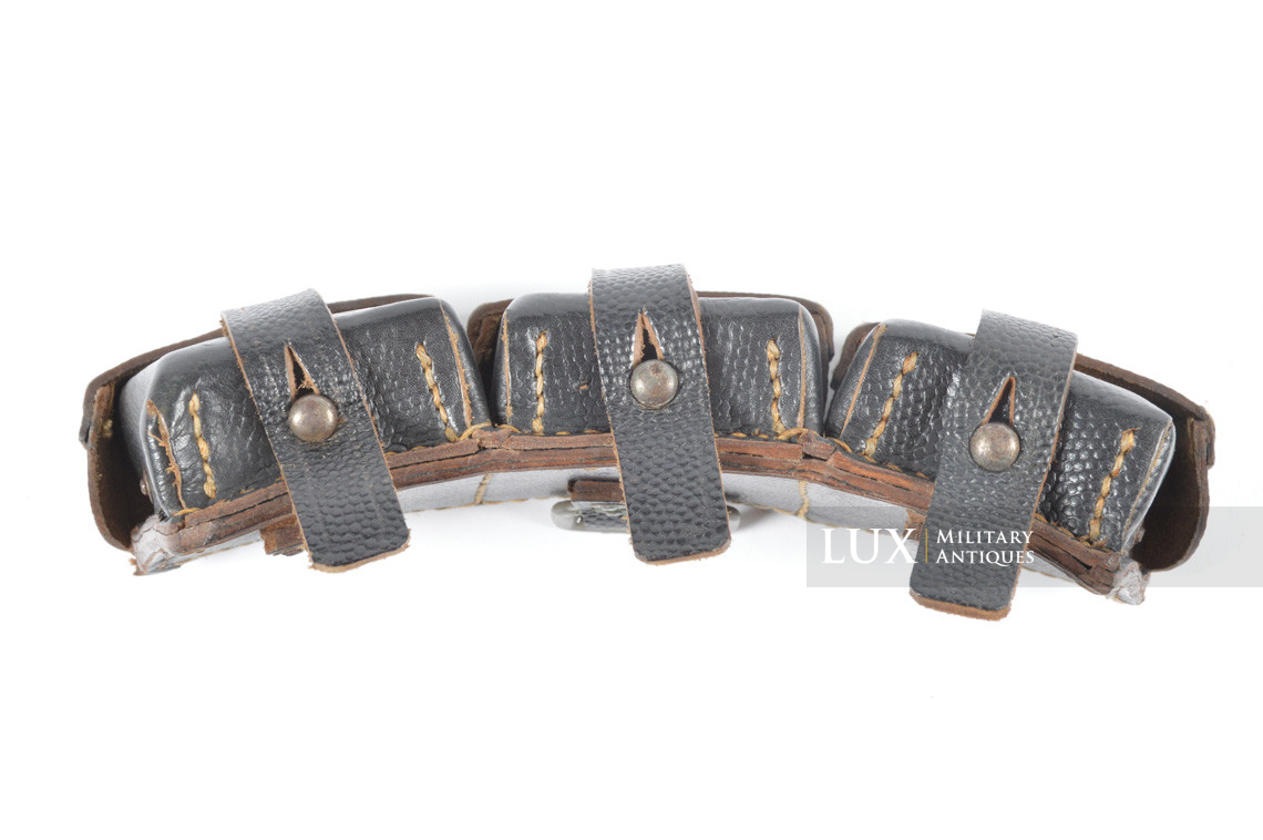 Unissued matching pair of late war k98 ammunition pouches, « cky44 » - photo 11