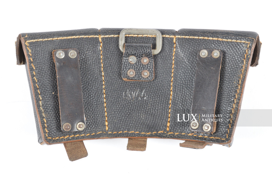 Unissued matching pair of late war k98 ammunition pouches, « cky44 » - photo 16
