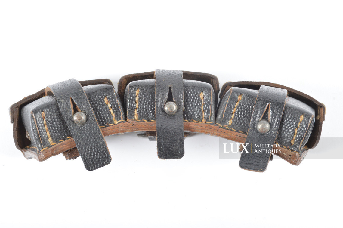 Unissued matching pair of late war k98 ammunition pouches, « cky44 » - photo 18