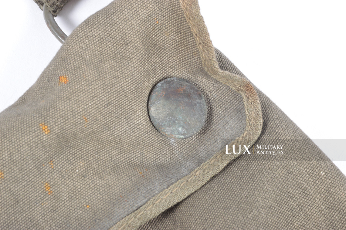 Late-war German paratrooper gas mask carrying bag, « ebd » - photo 11