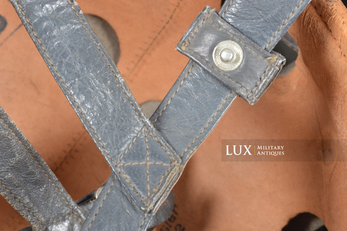 Late war M38 German Paratrooper combat helmet, « ckl68 » - photo 31