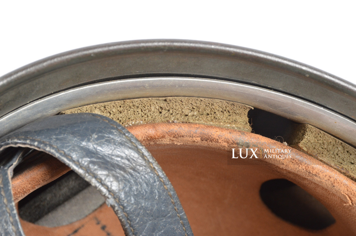 Late war M38 German Paratrooper combat helmet, « ckl68 » - photo 37