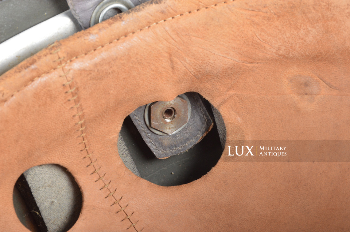 Late war M38 German Paratrooper combat helmet, « ckl68 » - photo 40