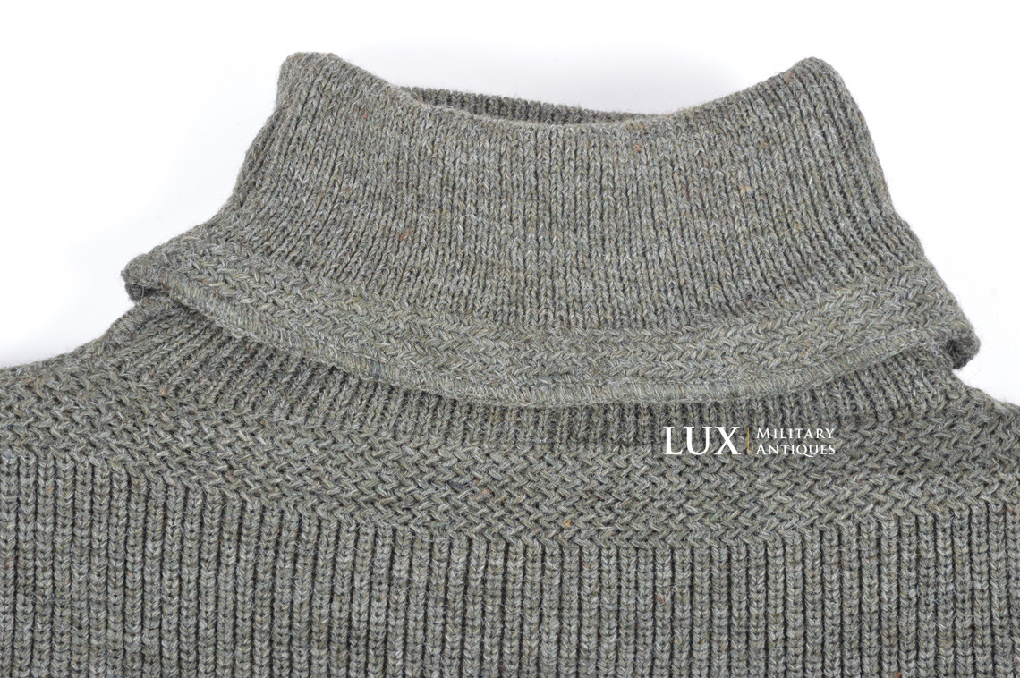 Late-war German issued « turtle-neck » sweater  - photo 8