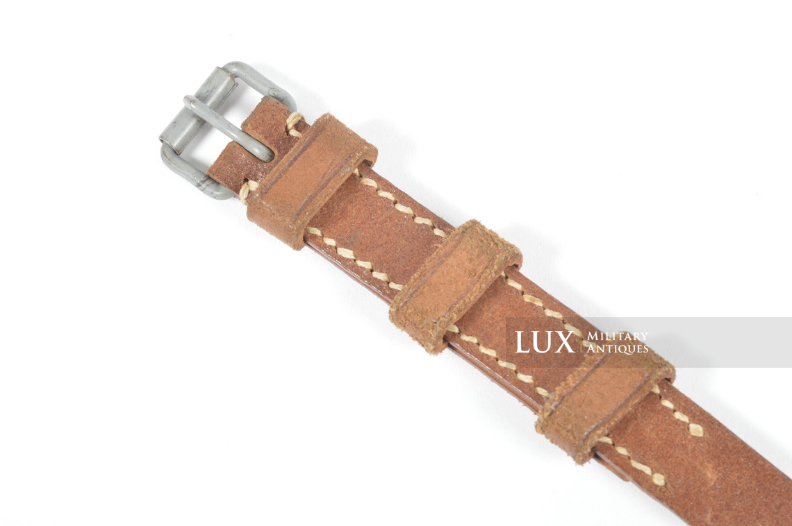 Rare early German A-frame mess kit leather strap, « 1939 » - photo 8