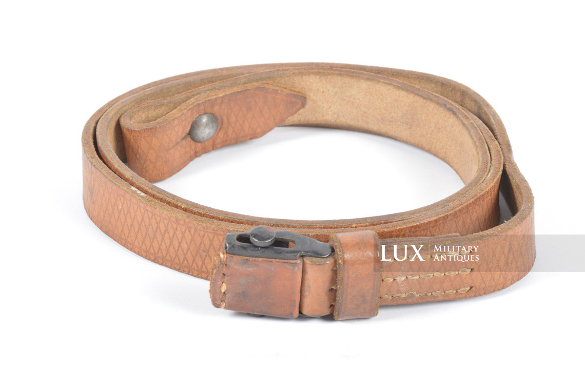 Unissued early German MP38/40 natural brown leather sling, « jvf1941 » - photo 7