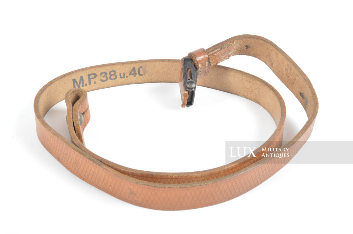 Unissued early German MP38/40 natural brown leather sling, « jvf1941 » - photo 4