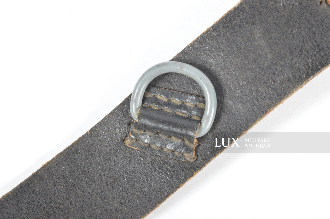 Unissued late-war Heer / Waffen-SS Y-straps, riveted construction, « RBNr. 0/0766/0004 » - photo 9