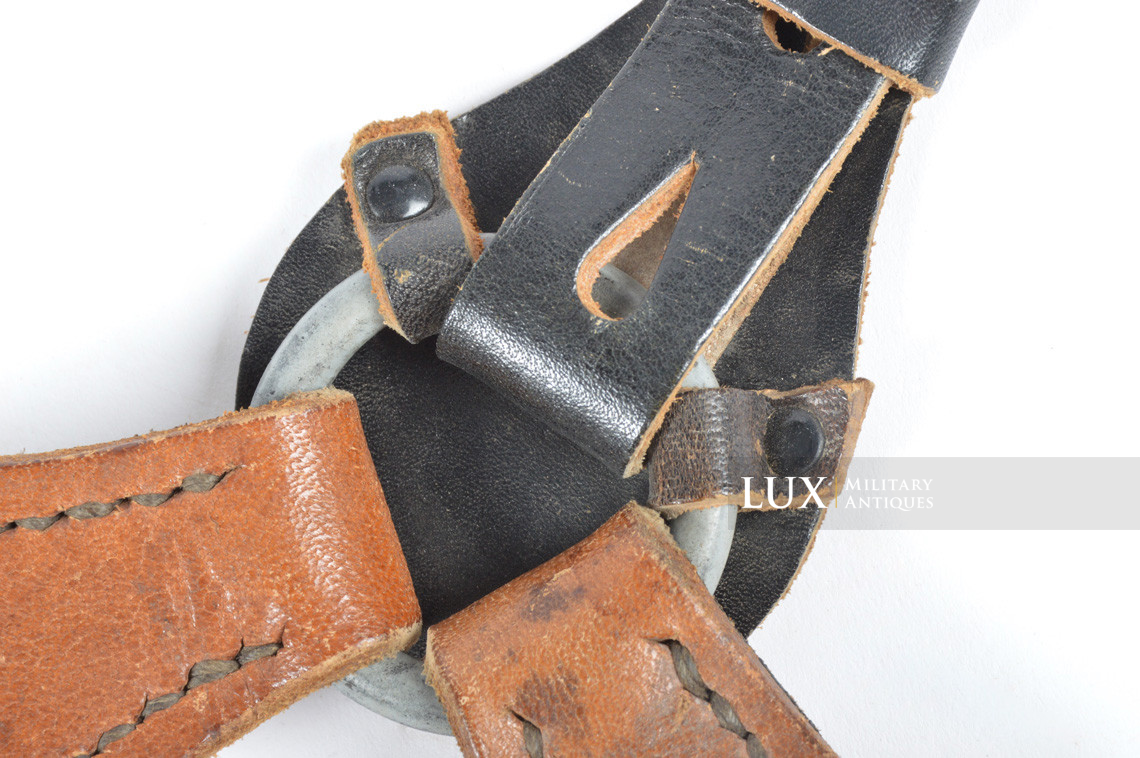 Unissued late-war Heer / Waffen-SS Y-straps, riveted construction, « RBNr. 0/0766/0004 » - photo 15