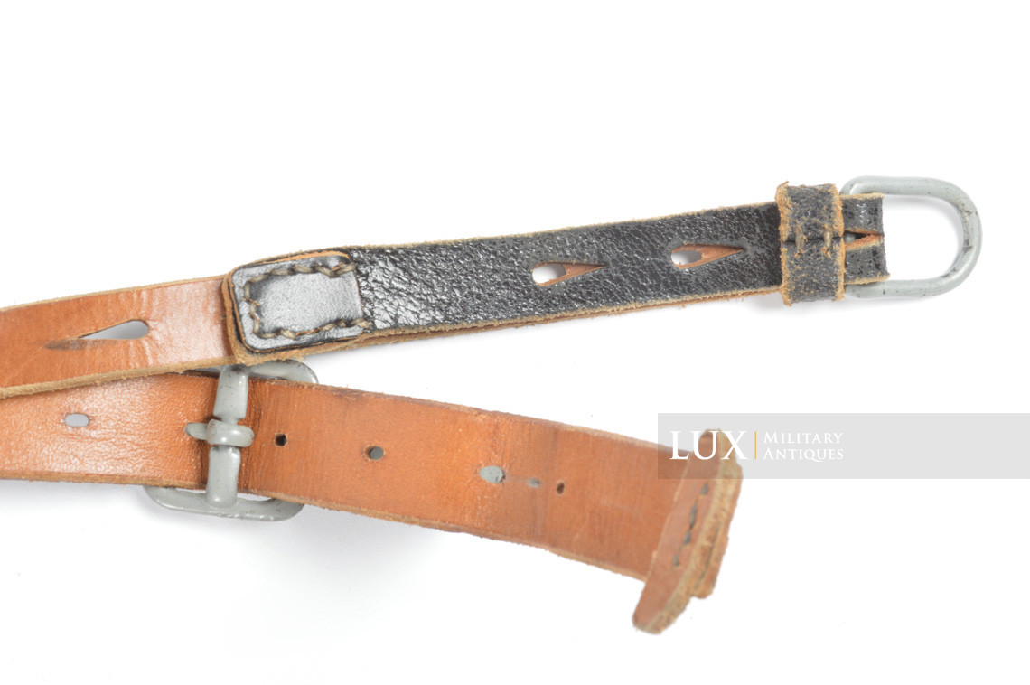 Unissued late-war Heer / Waffen-SS Y-straps, riveted construction, « RBNr. 0/0766/0004 » - photo 23