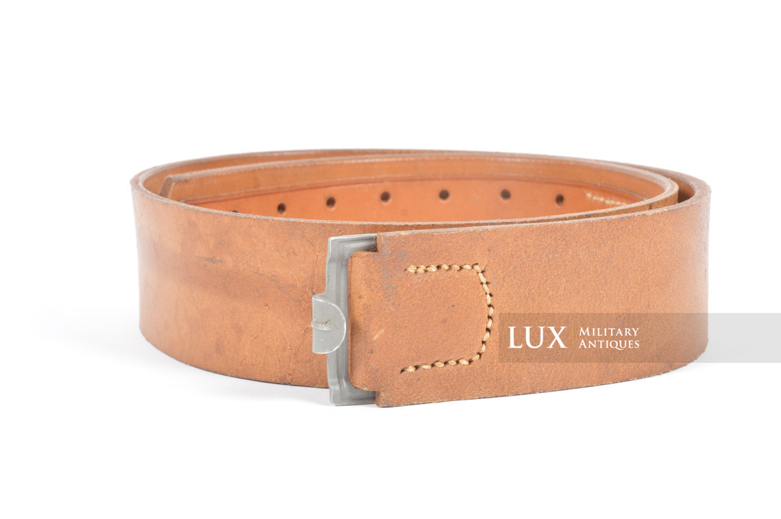 Unissued early German leather belt in natural brown leather, « 1939 » - photo 4