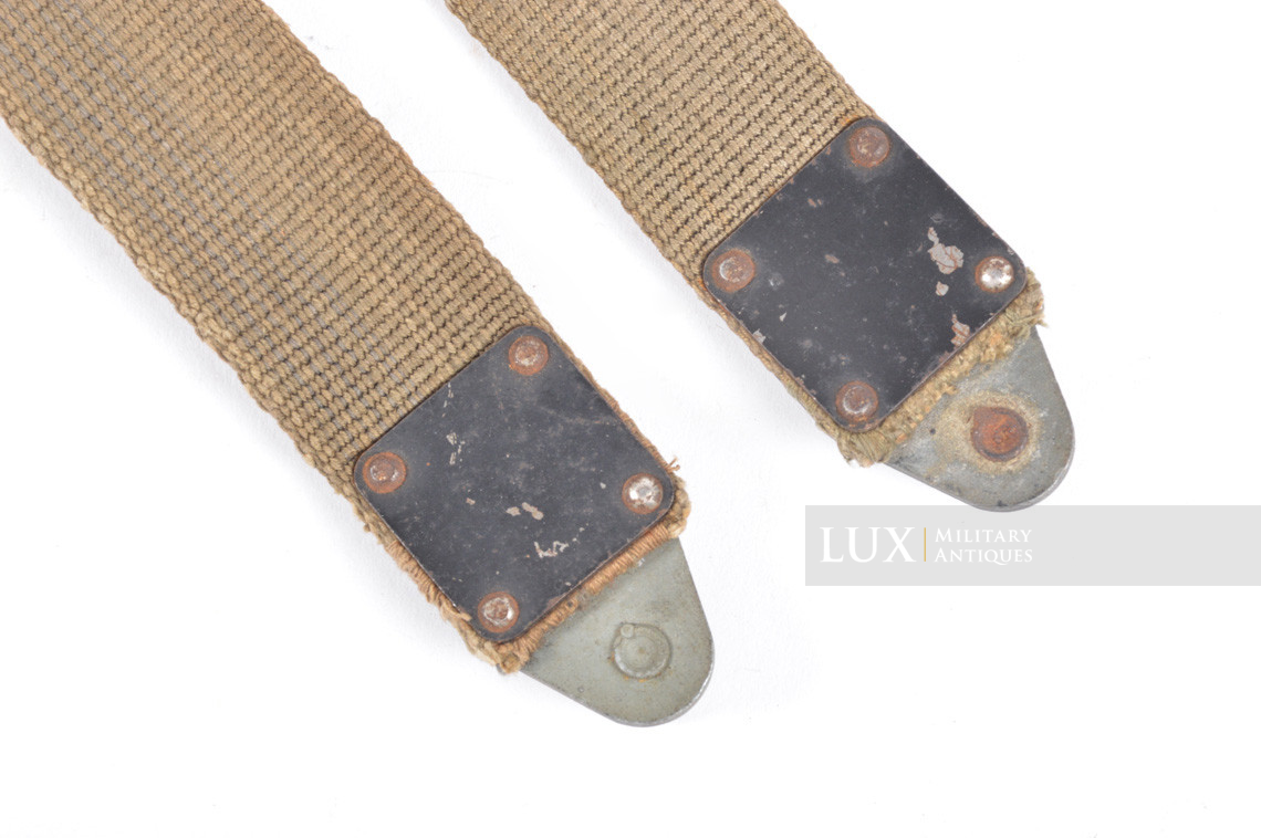 Late-war German field telephone carrying strap in green webbing - photo 7