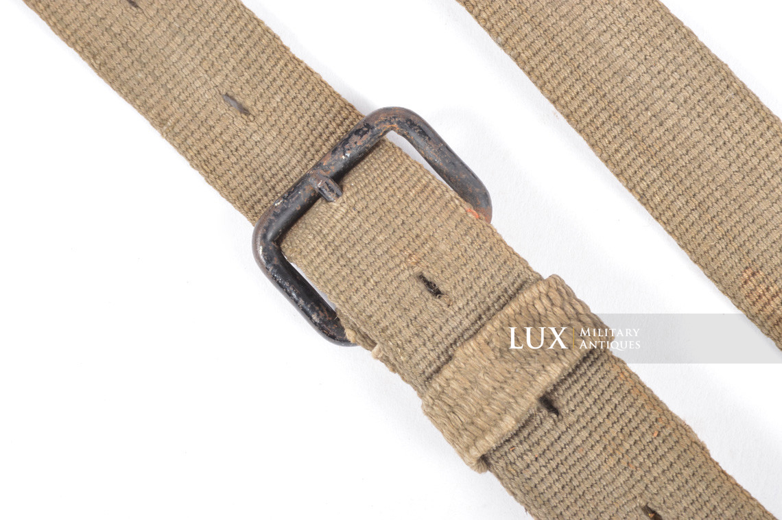 Late-war German field telephone carrying strap in green webbing - photo 9