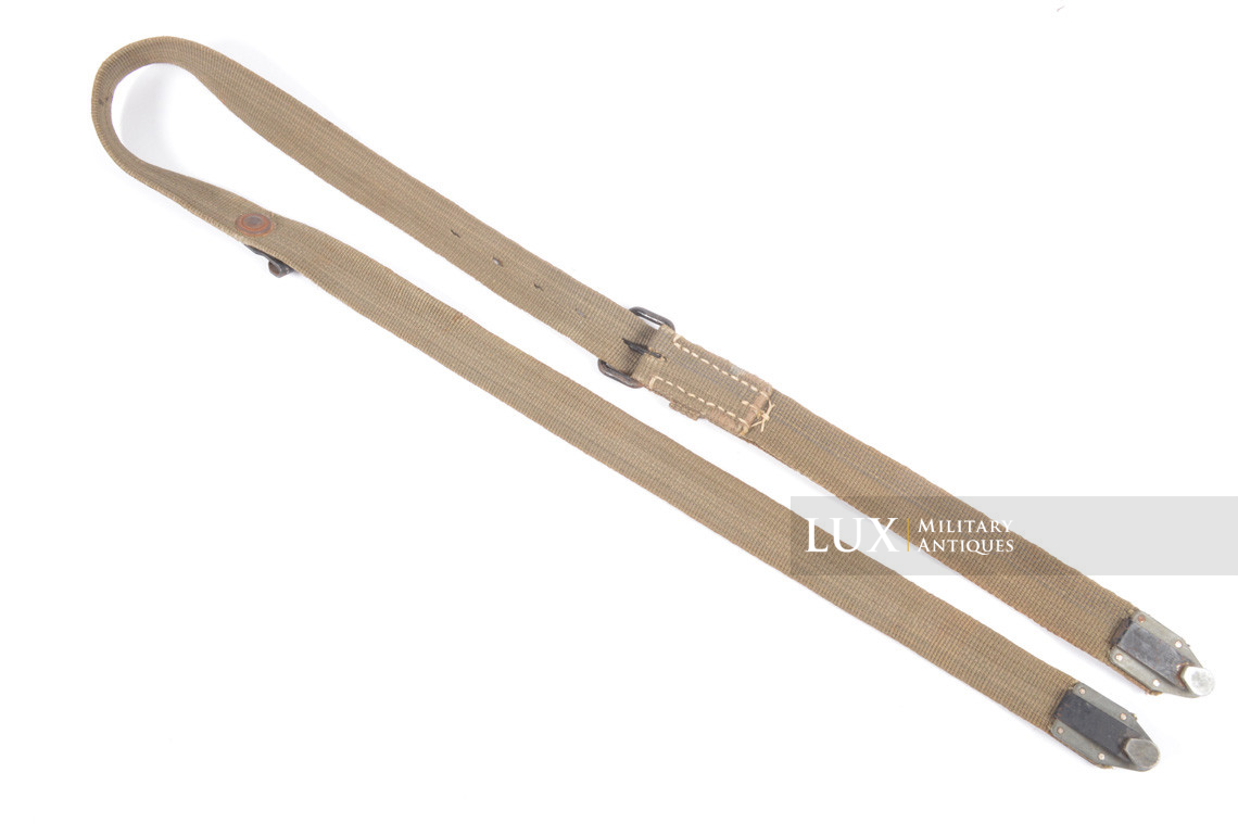 Late-war German field telephone carrying strap in green webbing - photo 11