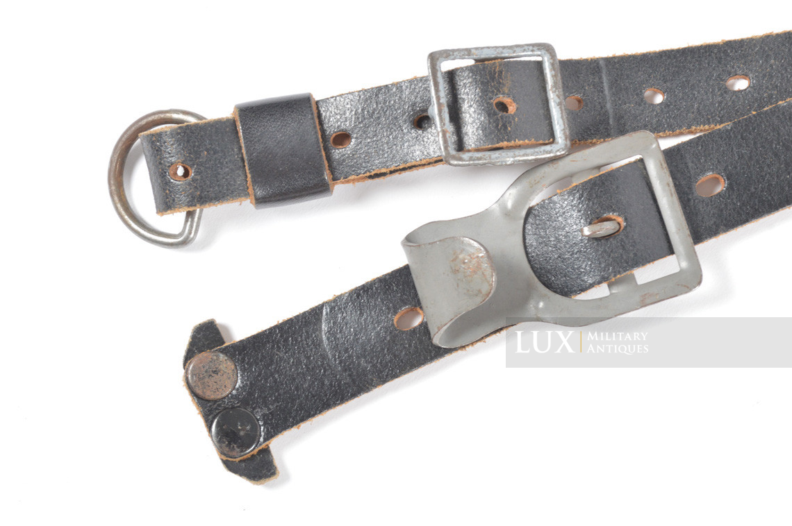 Unissued late-war Heer / Waffen-SS Y-straps, riveted construction, « RBNr. 0/0576/0002 » - photo 7
