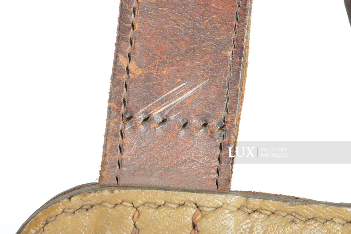 Rare German late-war tan pressed cardboard entrenching tool carrying case, « kkd 1944 » - photo 9