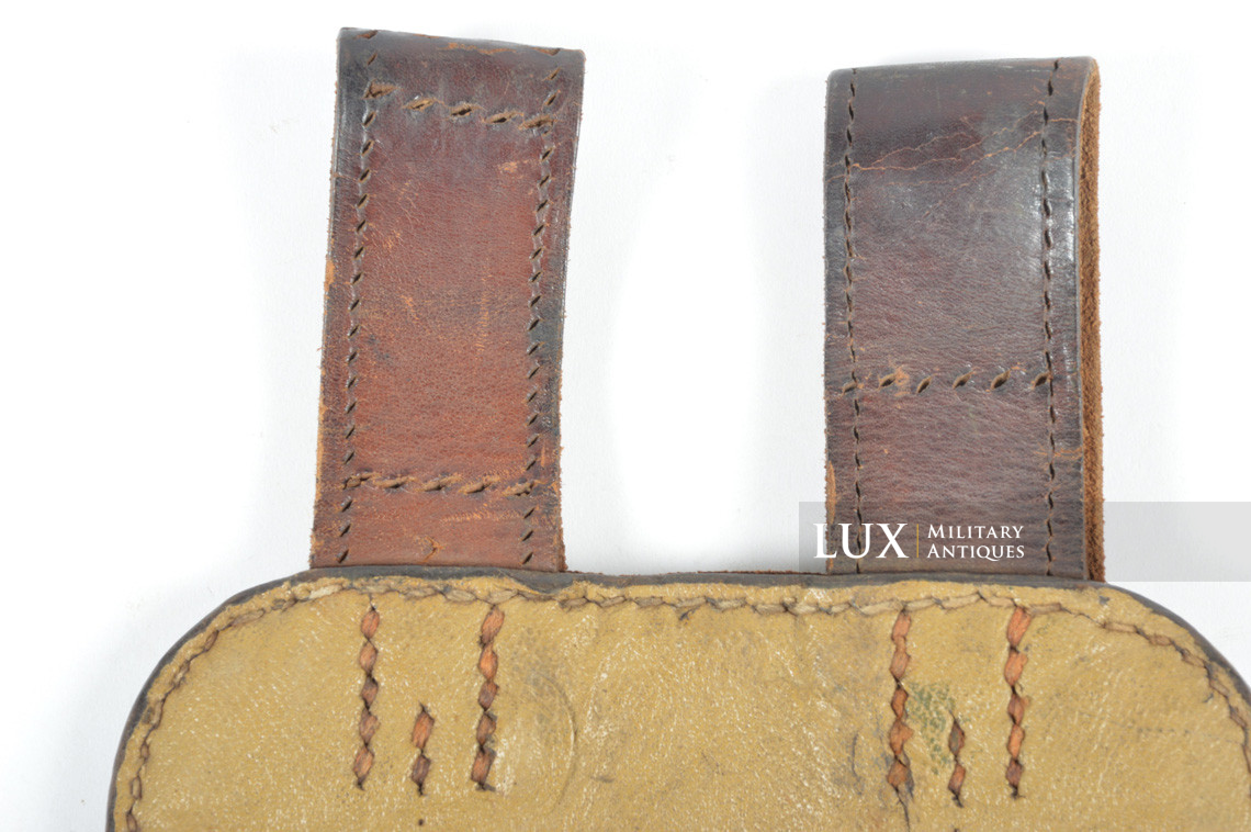 Rare German late-war tan pressed cardboard entrenching tool carrying case, « kkd 1944 » - photo 19