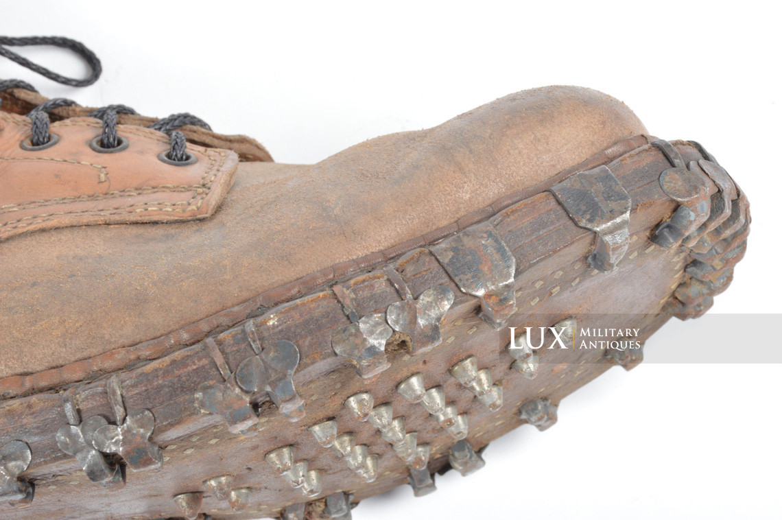 Paire de brodequins allemands des troupes de montagne, « Gebirgsjäger » - photo 12